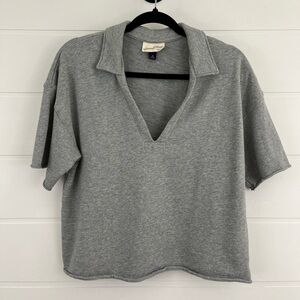 Universal Thread Sz M Short Sleeve v-neck Collared & Cropped Sweatshirt